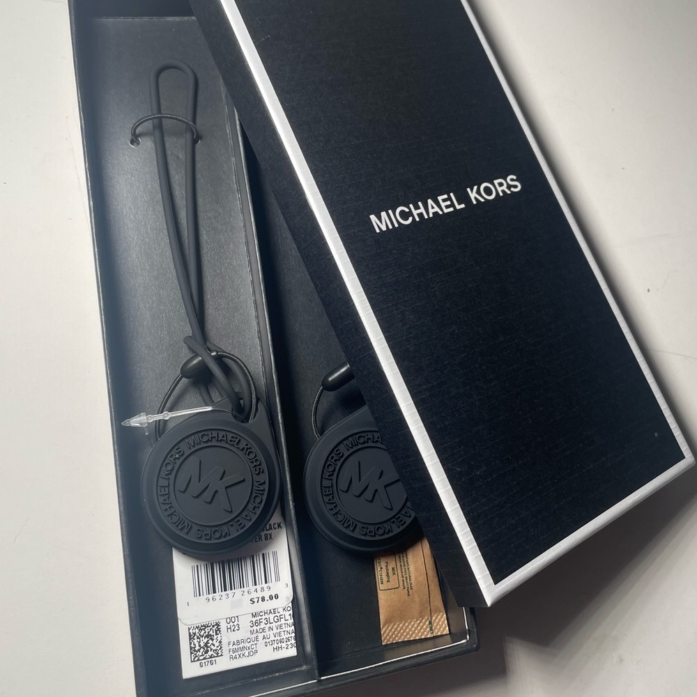 LE Michael Kors crossbody Bundle - Picture 5 of 16